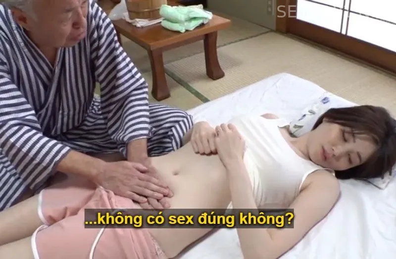 Bạn gái của con trai bị đau nhức nhờ bố người chồng có nghề mát-xa mát xa và cái kết